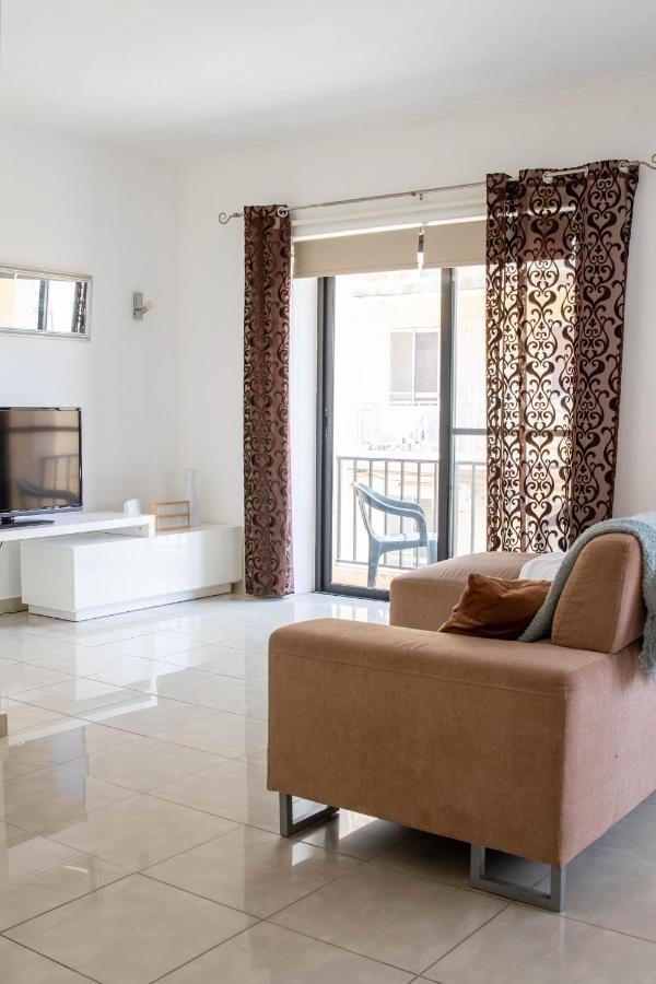 Spacious 3-Bedroom Apartment 30 Seconds From Sea Marsaskala Exterior photo